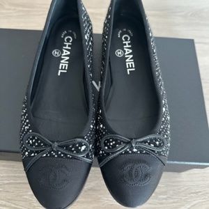 CHANEL Ballet Flats Glittered Tweed & Grosgrain Black/Silver/White Size 36